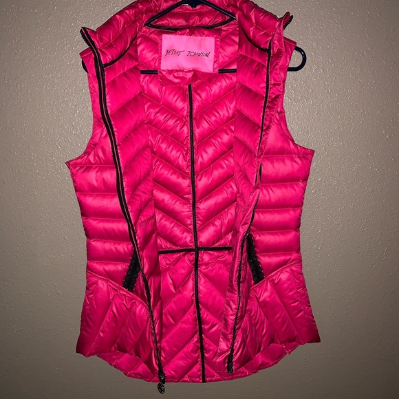 Betsey Johnson Puffer Vest - Picture 3 of 5